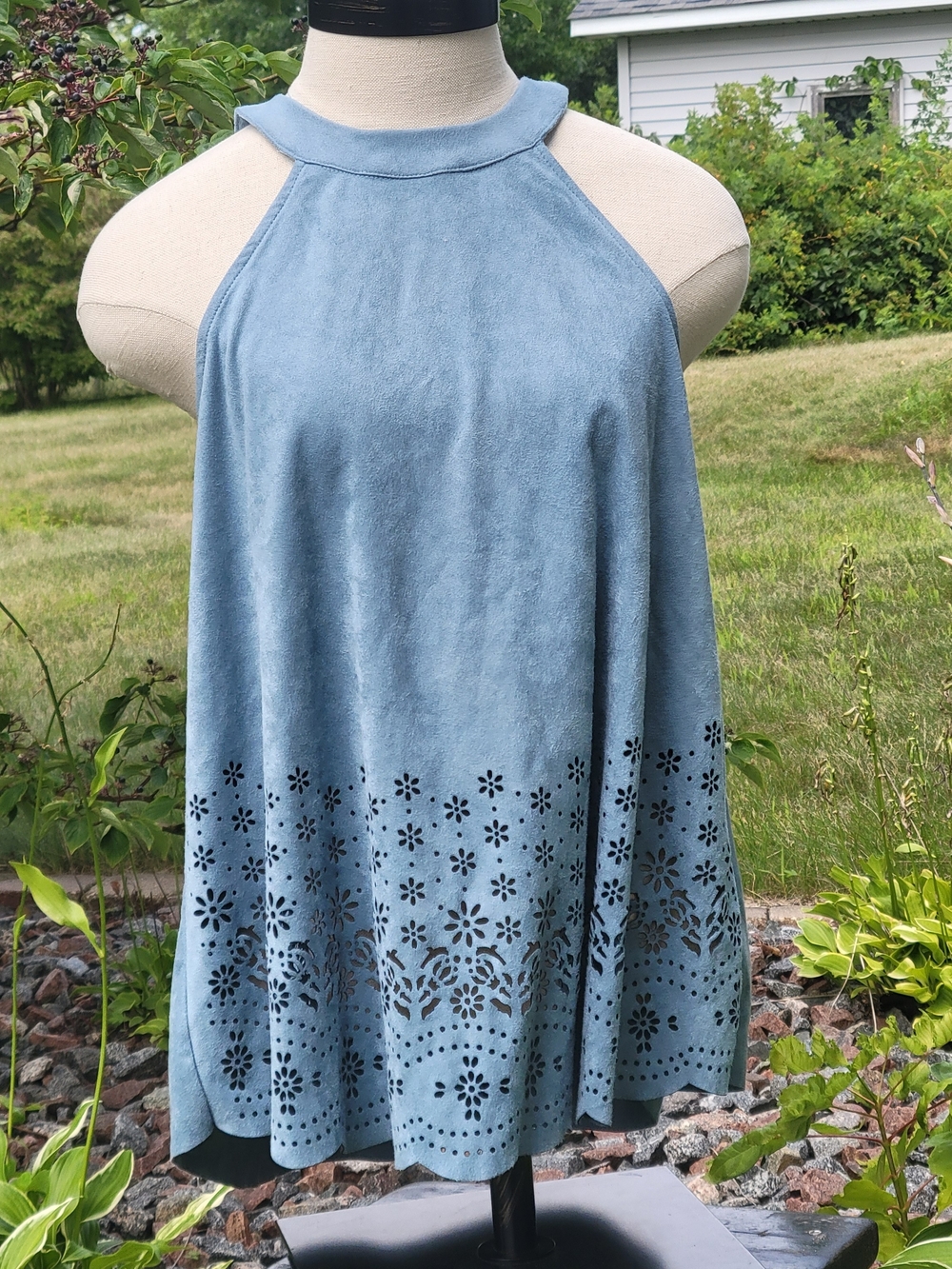 Taylor & Sage Dusty Blue Halter Suede-Look Laser Cut Size Small - Picture 5 of 10